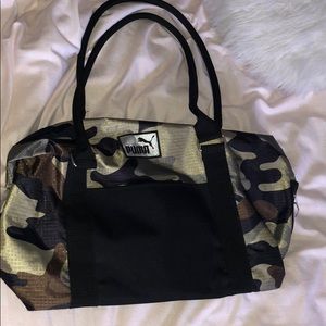 Puma gym bag 💚